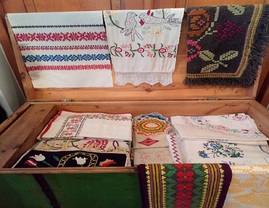 Ilustracja do artykułu kufer pełen białoruskich tkanin.jpg